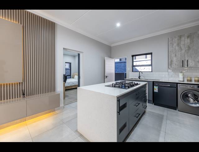 2 BEDROOM APARTMENT FOR SALE IN BRYANSTON